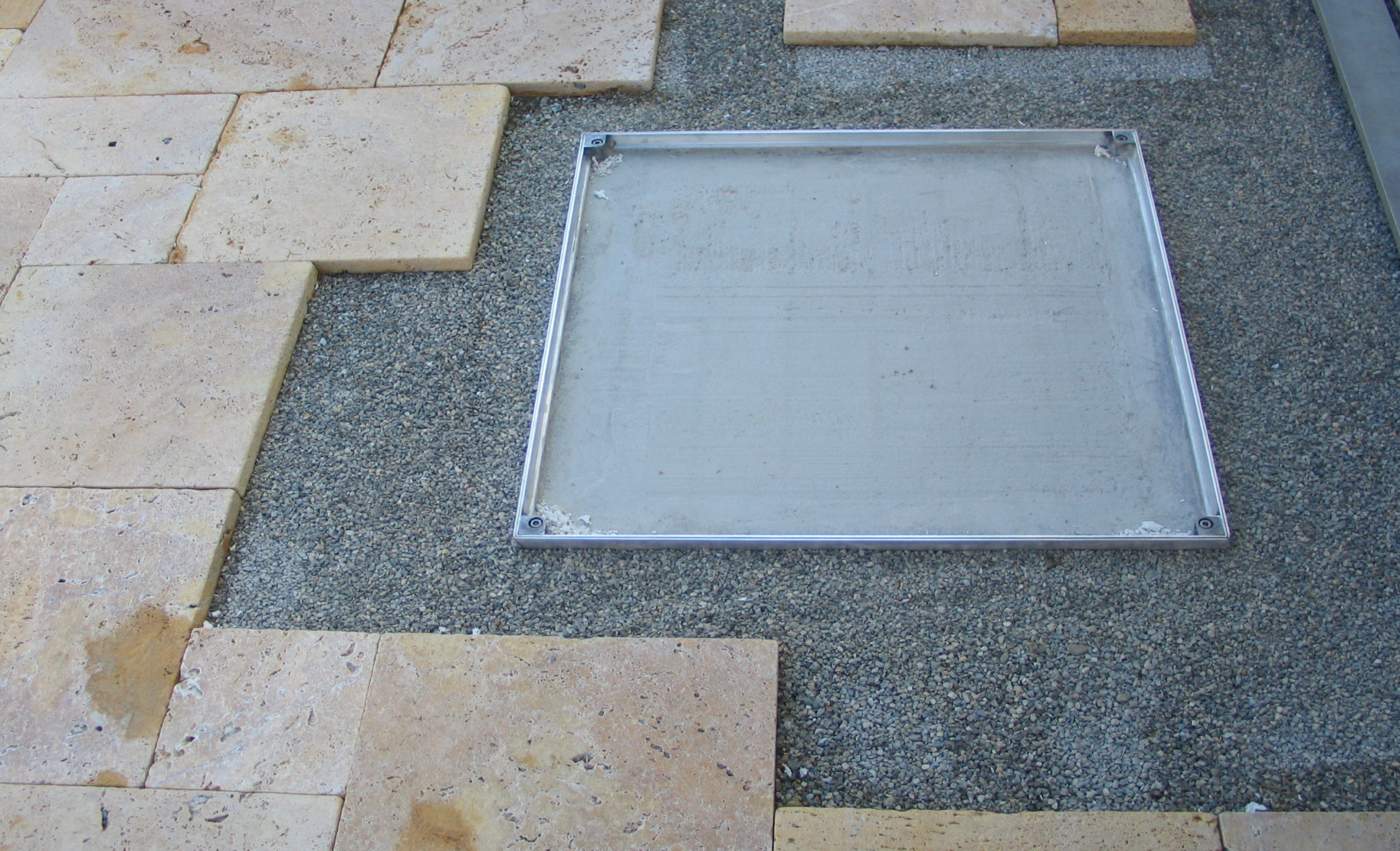 Schachtabdeckung für den Außenbereich 70 x 70 cm, Bodenluke